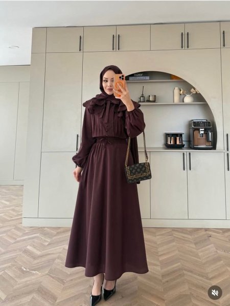 طقم تنورة  تطريز على الأيد